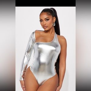Fashion Nova metallic silver bodysuits NWT. Never tried on